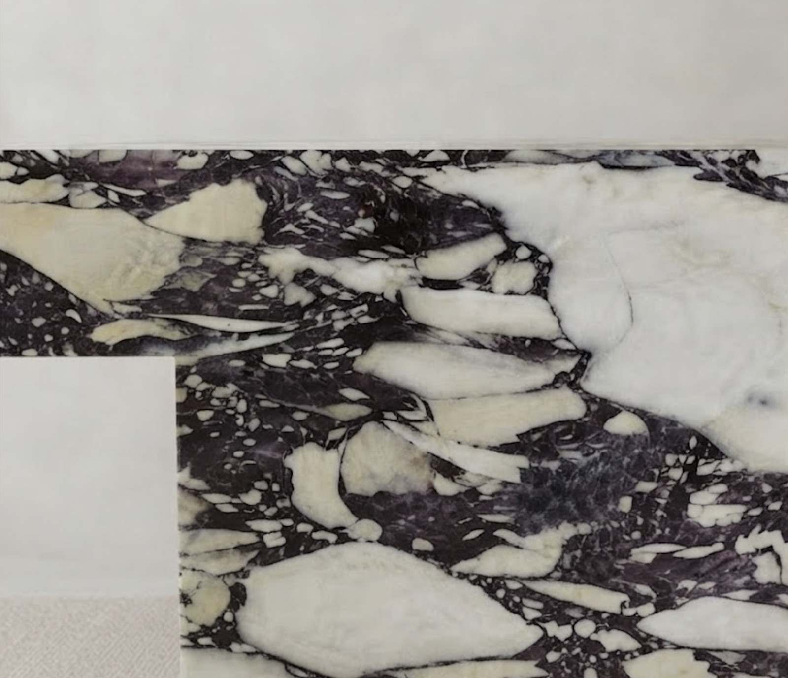 The Scultura Console — view 3